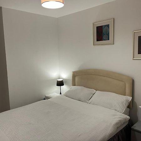 Appartamento North Acton Flat Londra Esterno foto
