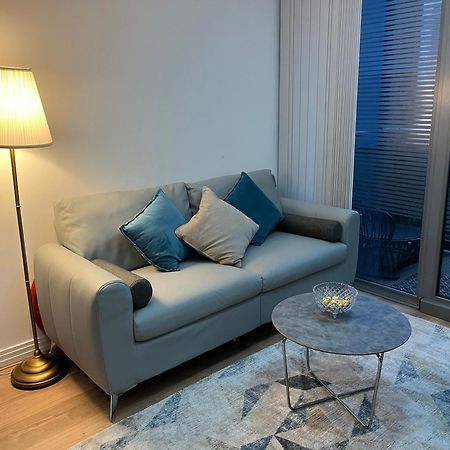 Appartamento North Acton Flat Londra Esterno foto