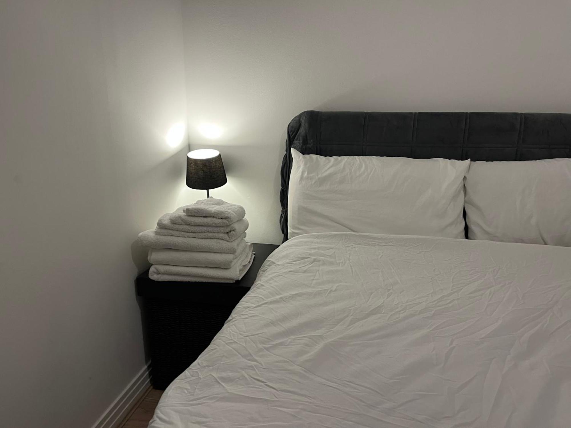Appartamento North Acton Flat Londra Esterno foto